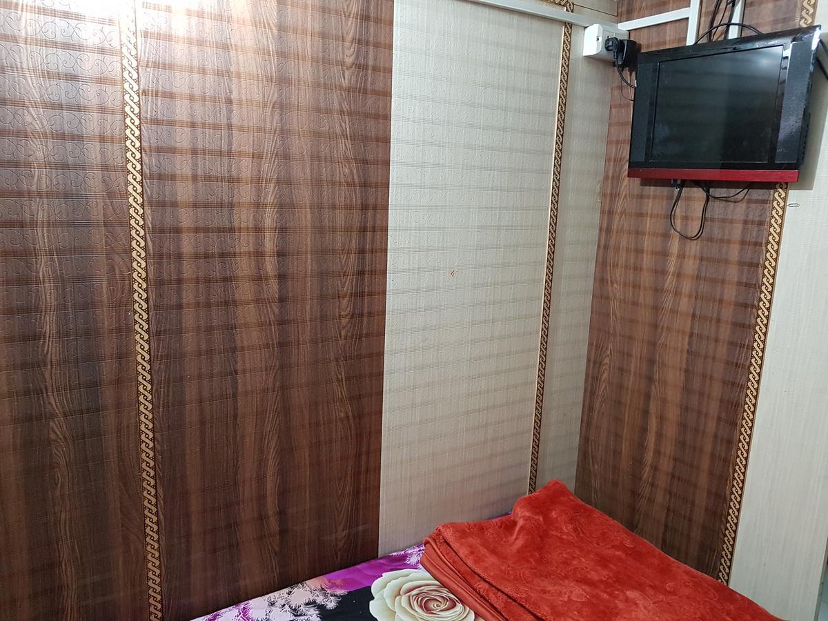 Nanda Hotel Hanumāngarh Esterno foto