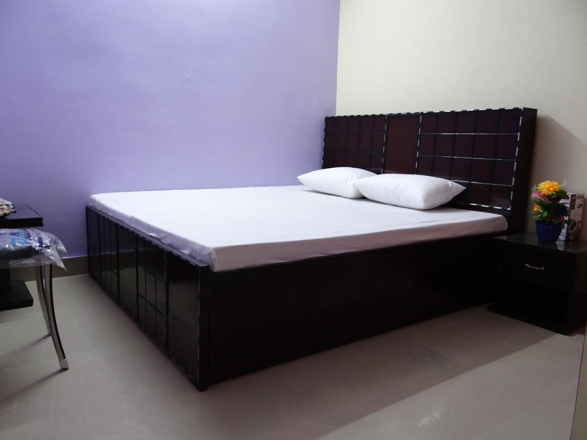 Nanda Hotel Hanumāngarh Esterno foto