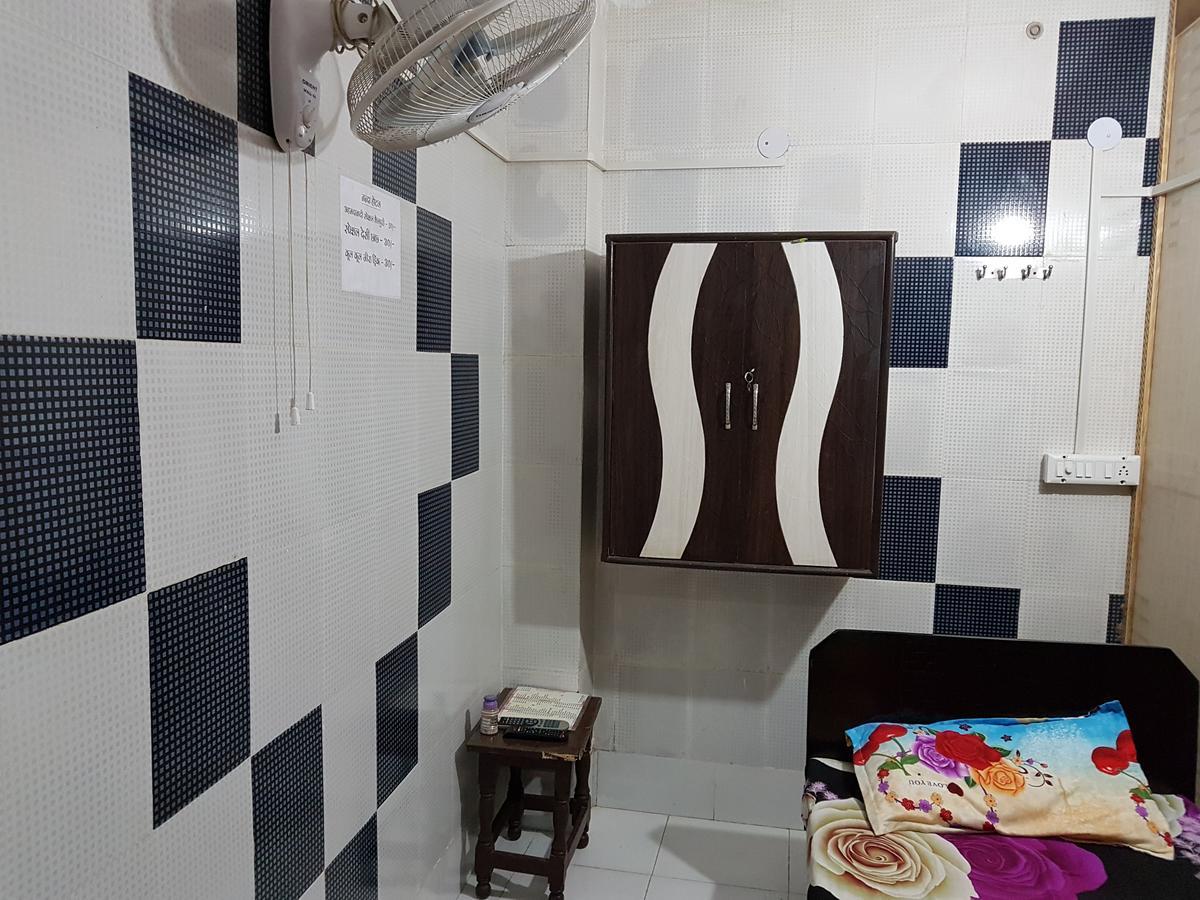 Nanda Hotel Hanumāngarh Esterno foto