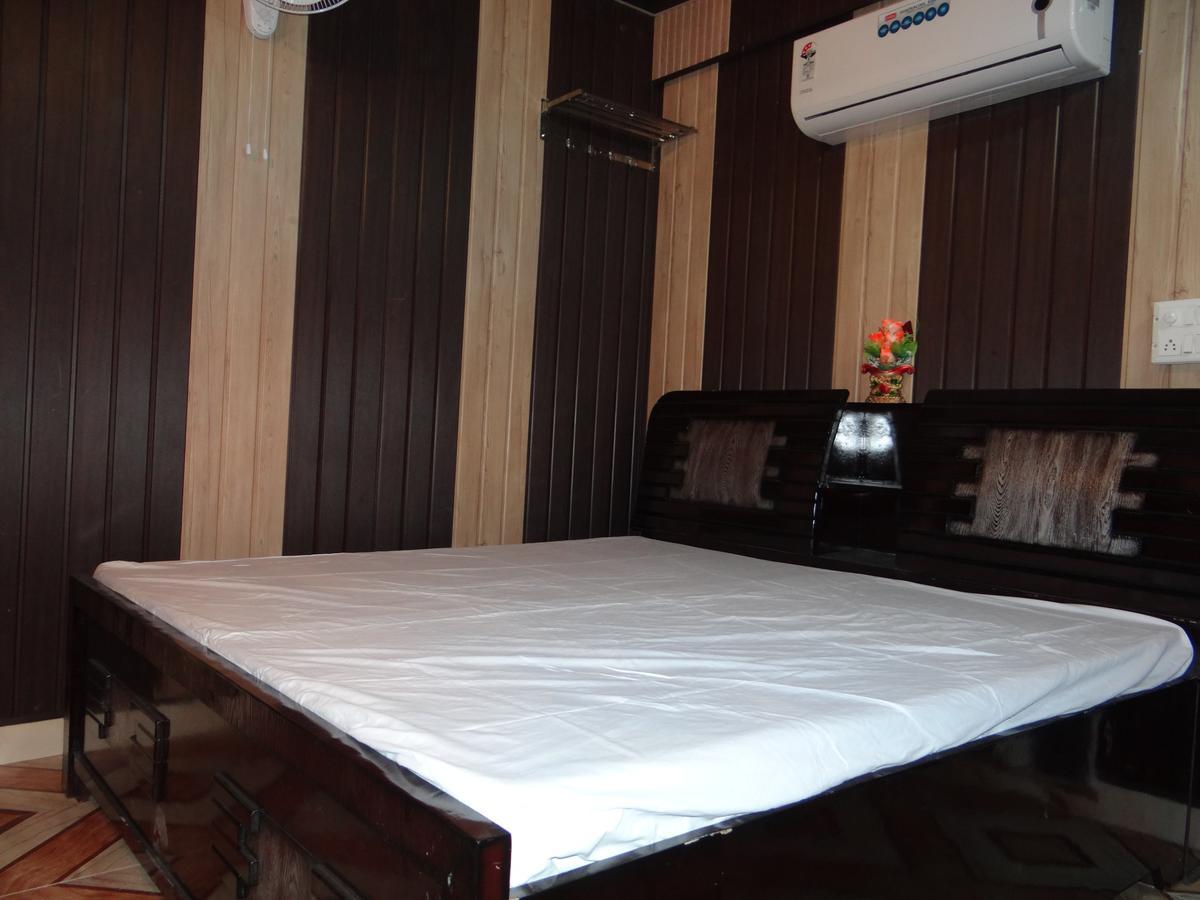 Nanda Hotel Hanumāngarh Esterno foto