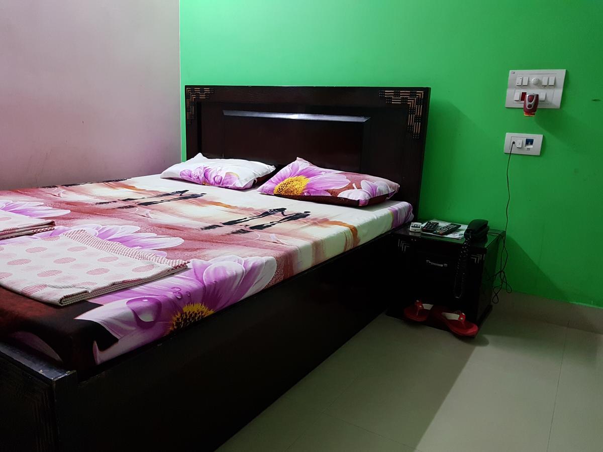 Nanda Hotel Hanumāngarh Esterno foto